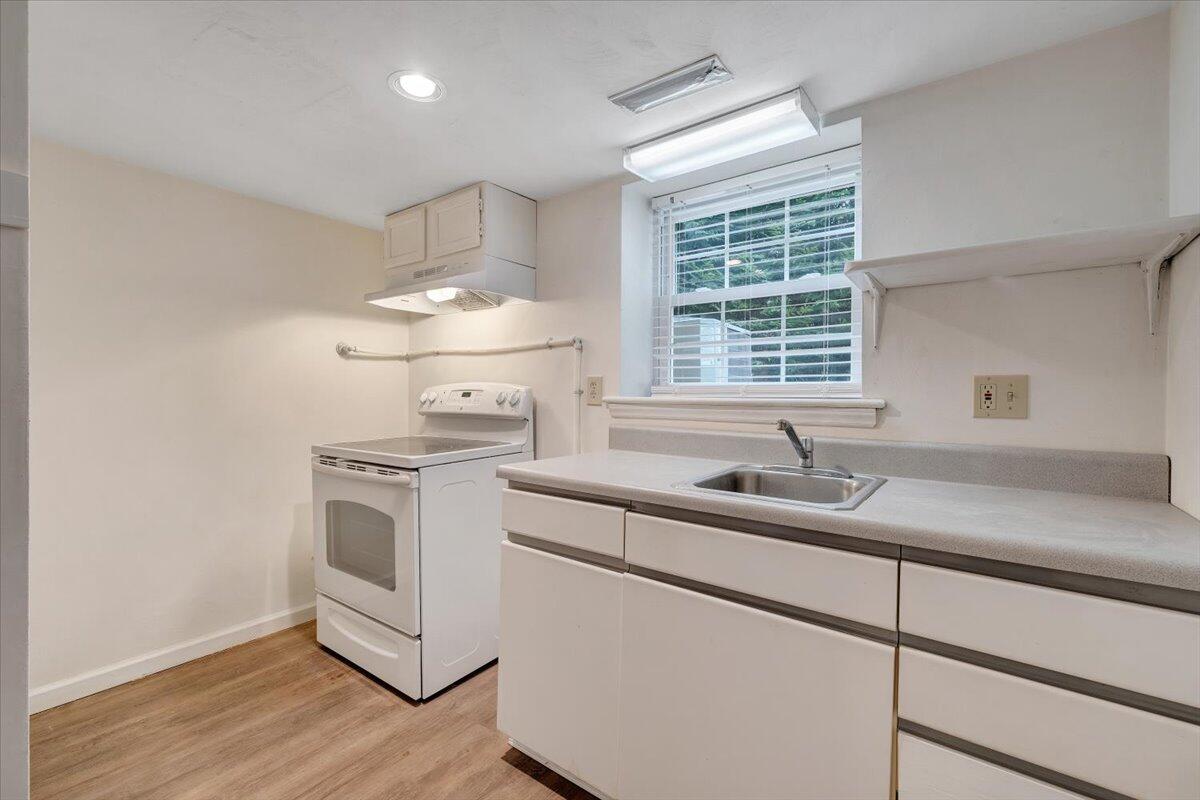 12 Crestwood DR