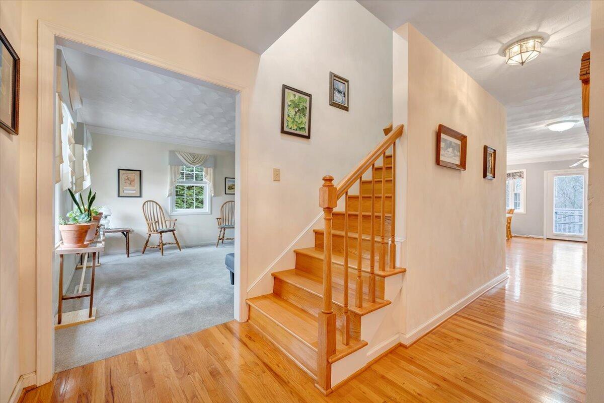 12 Crestwood DR