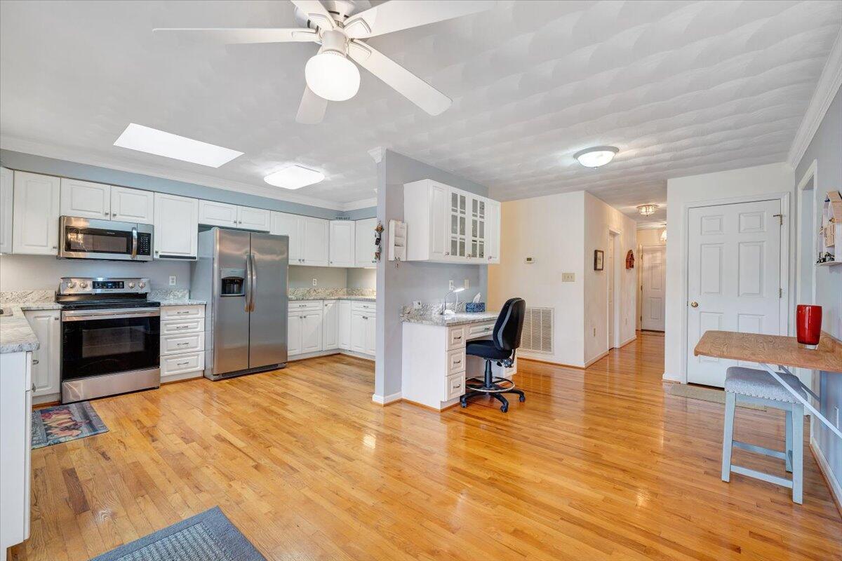 12 Crestwood DR