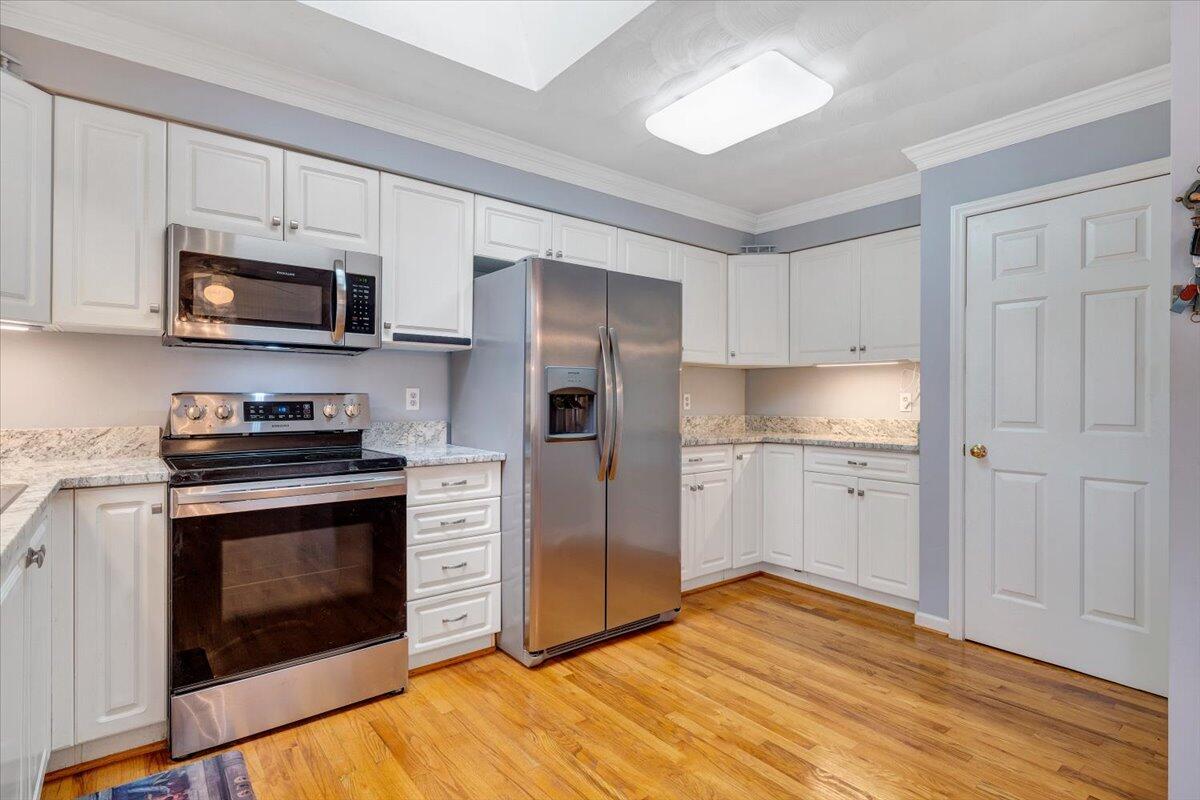 12 Crestwood DR