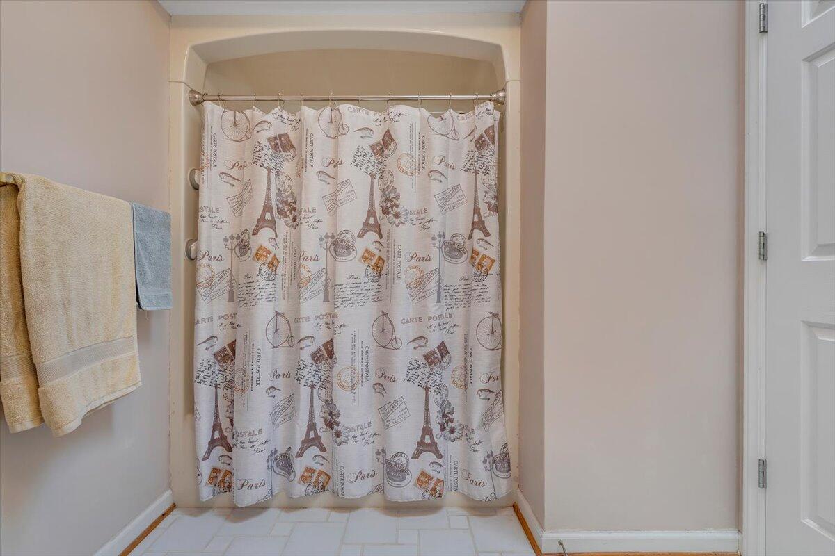 12 Crestwood DR
