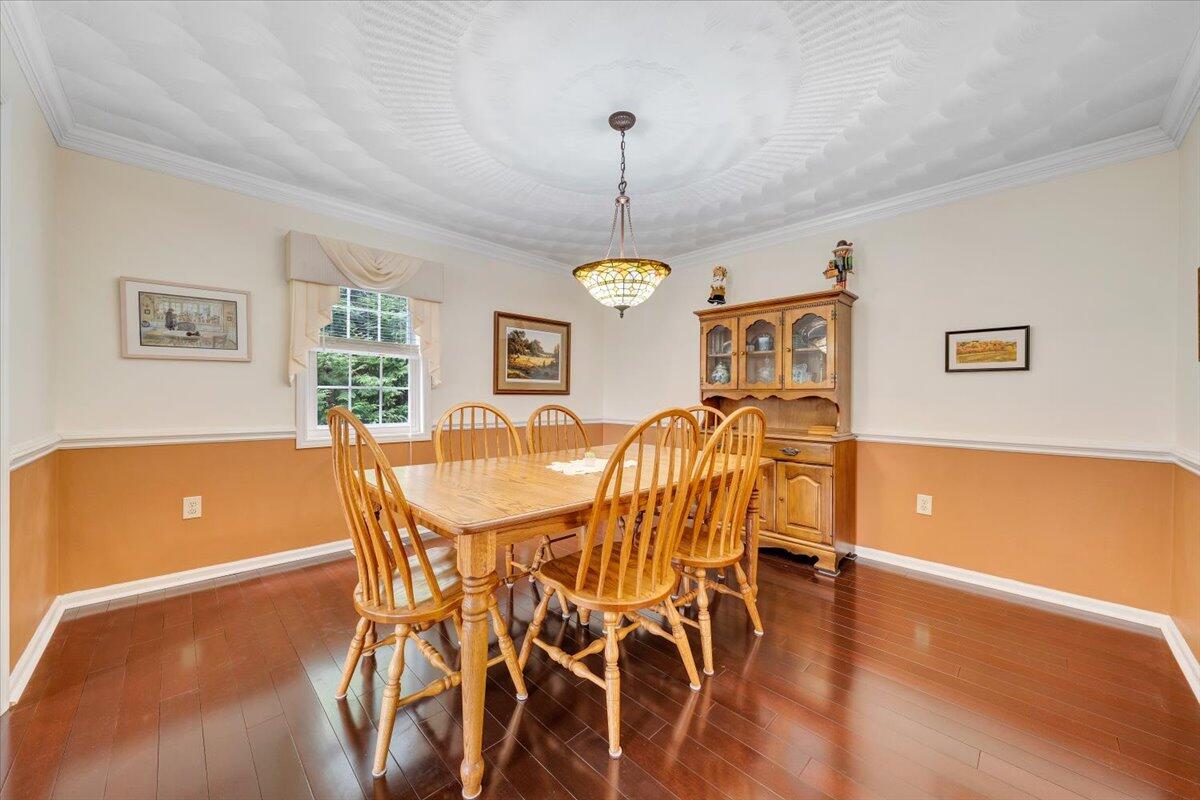 12 Crestwood DR