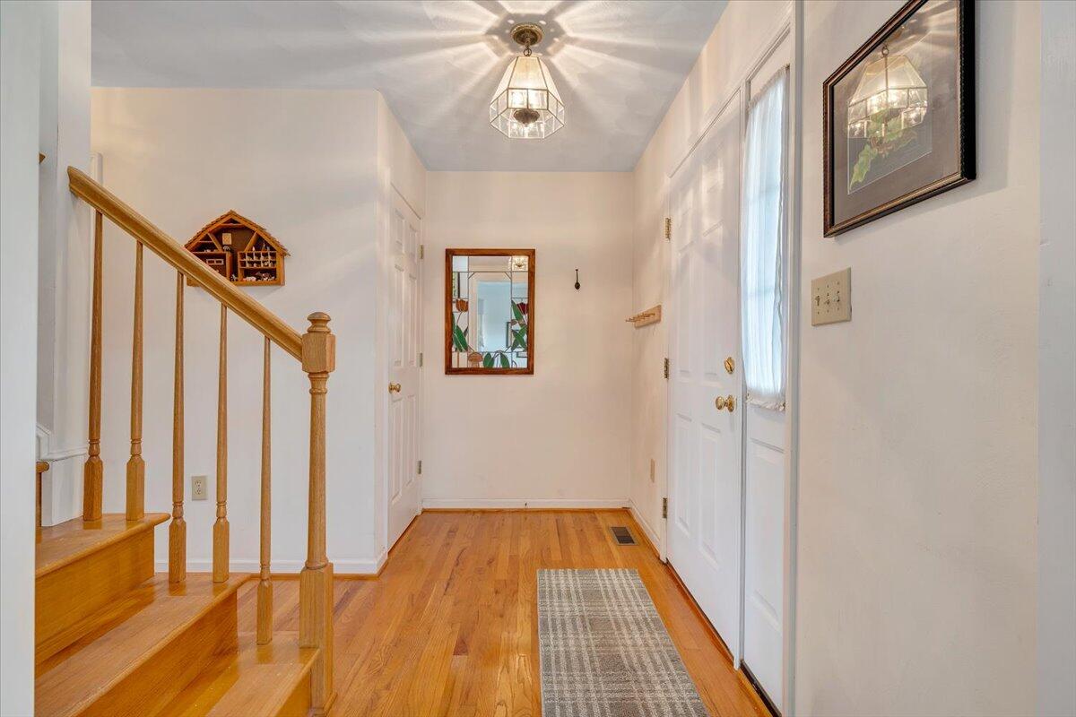 12 Crestwood DR