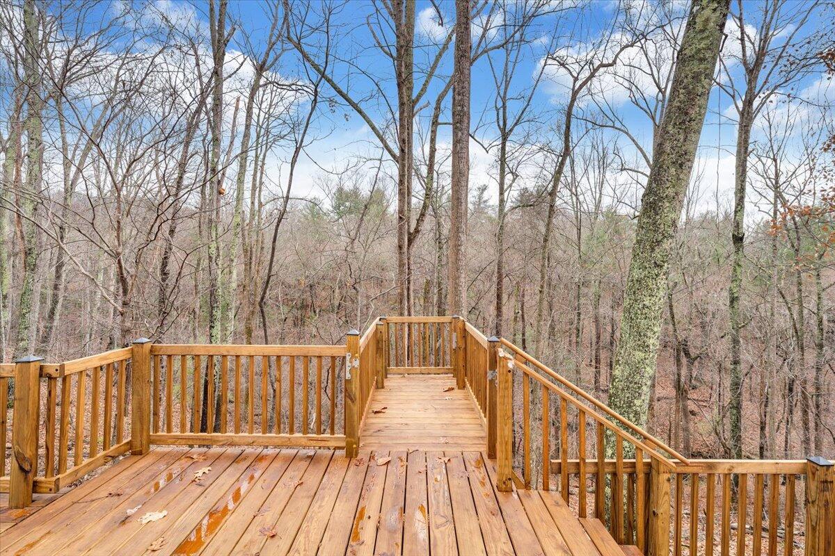 12 Crestwood DR