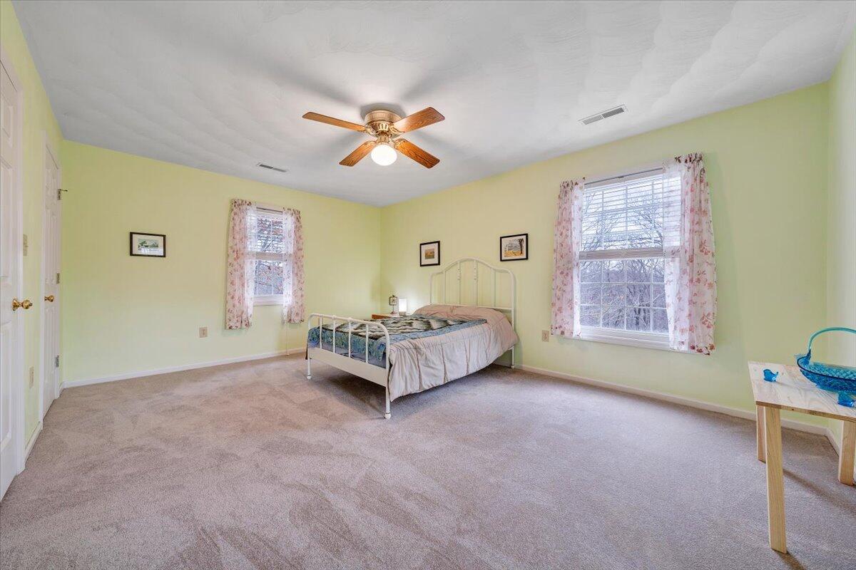 12 Crestwood DR