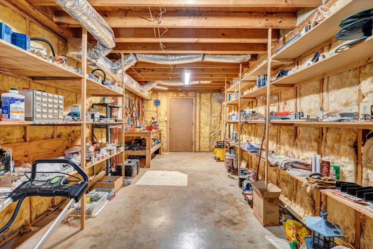 12 Crestwood DR