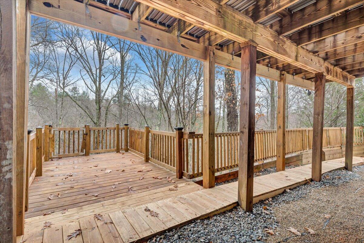 12 Crestwood DR