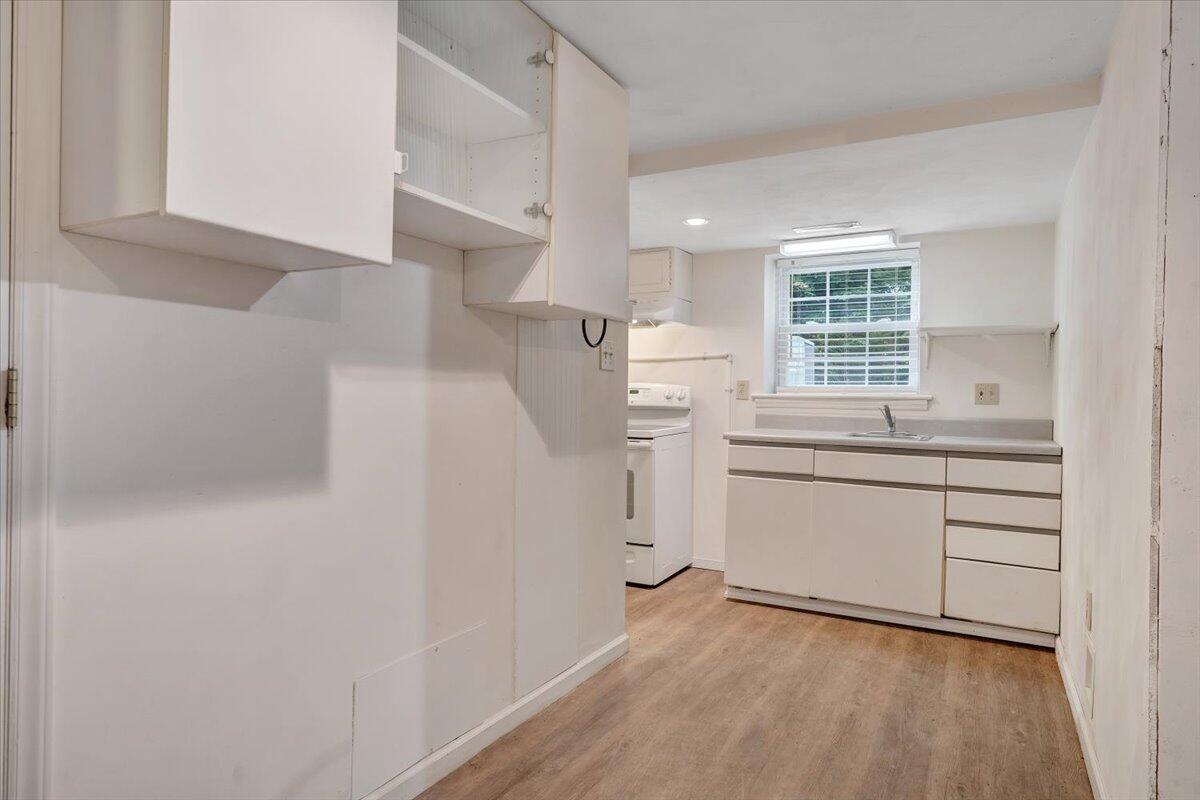 12 Crestwood DR