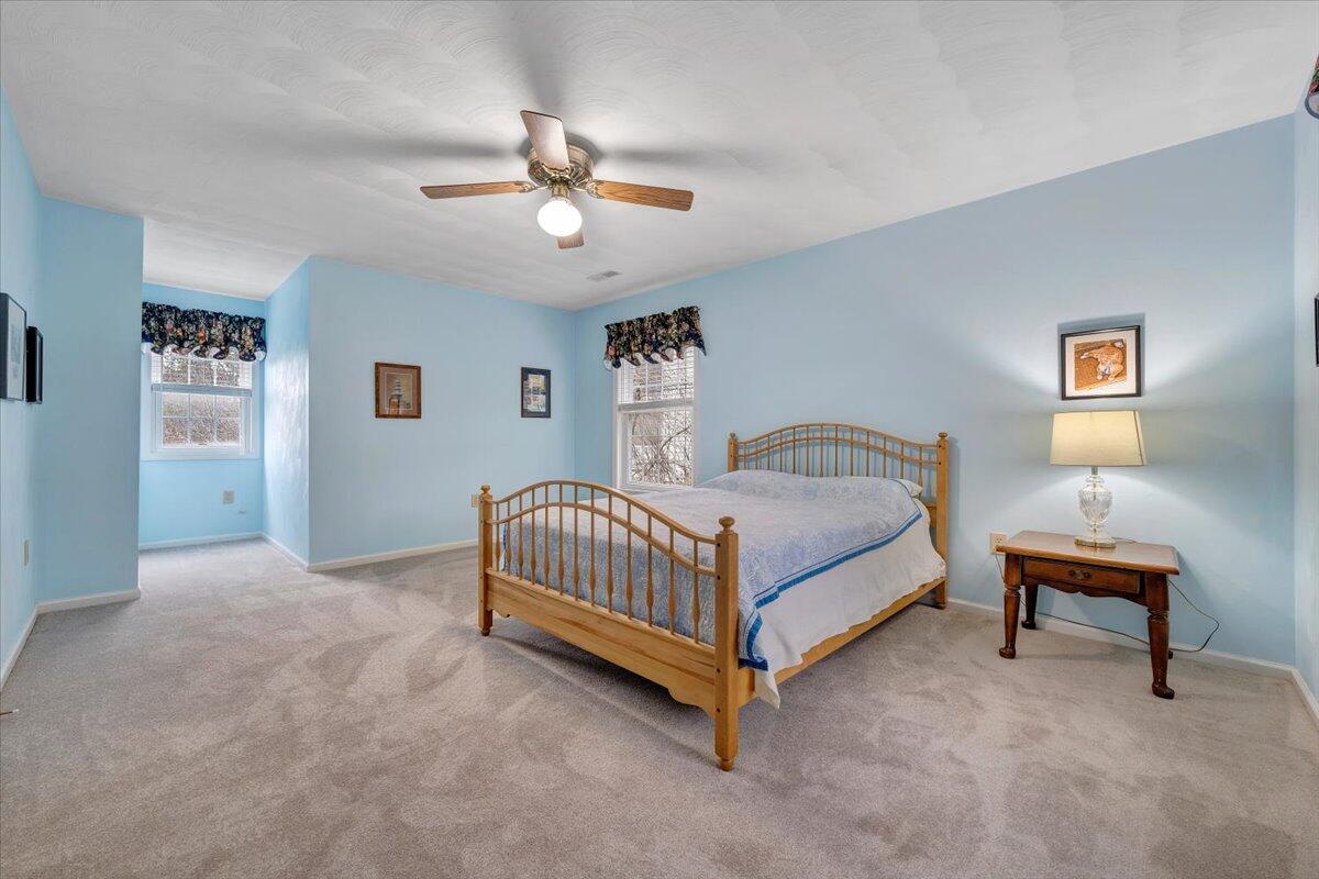 12 Crestwood DR