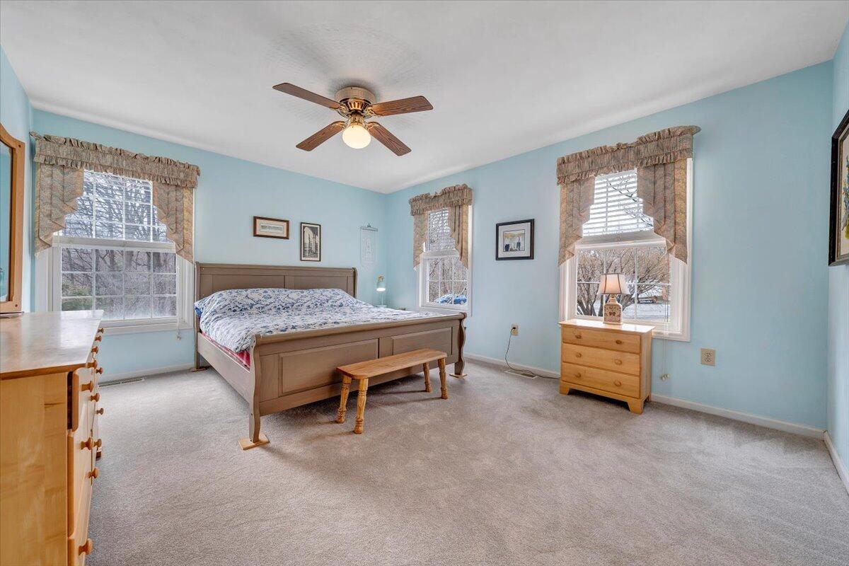 12 Crestwood DR