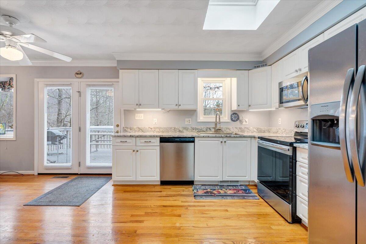 12 Crestwood DR