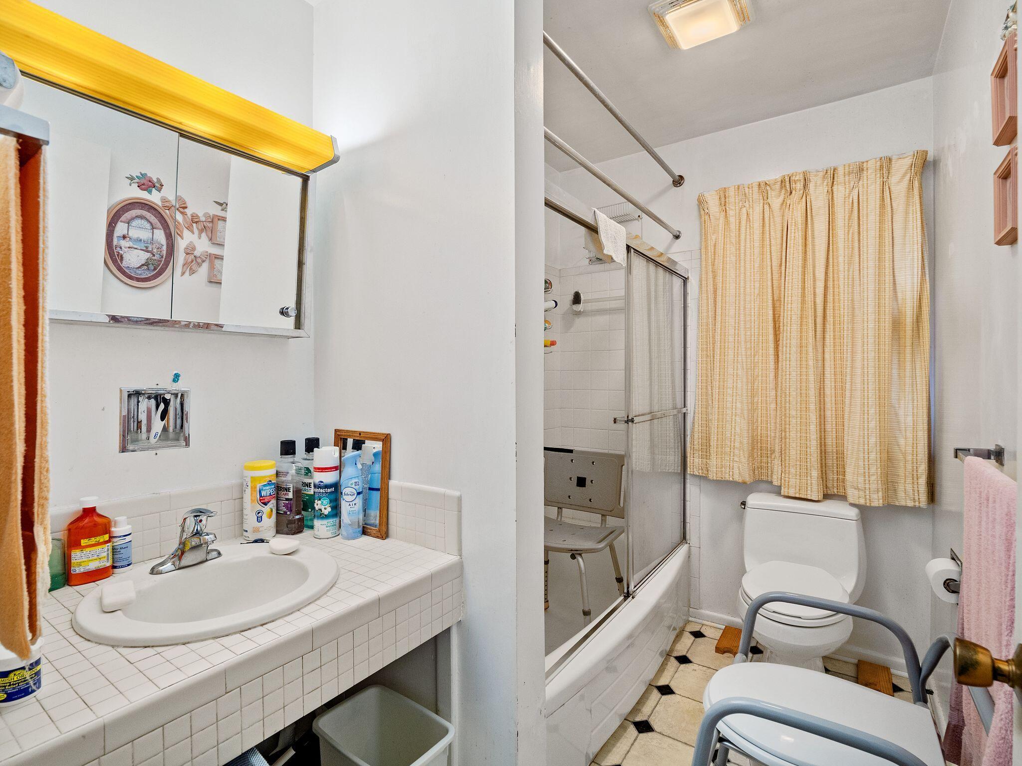 3664 Rolling Hills AVE NW