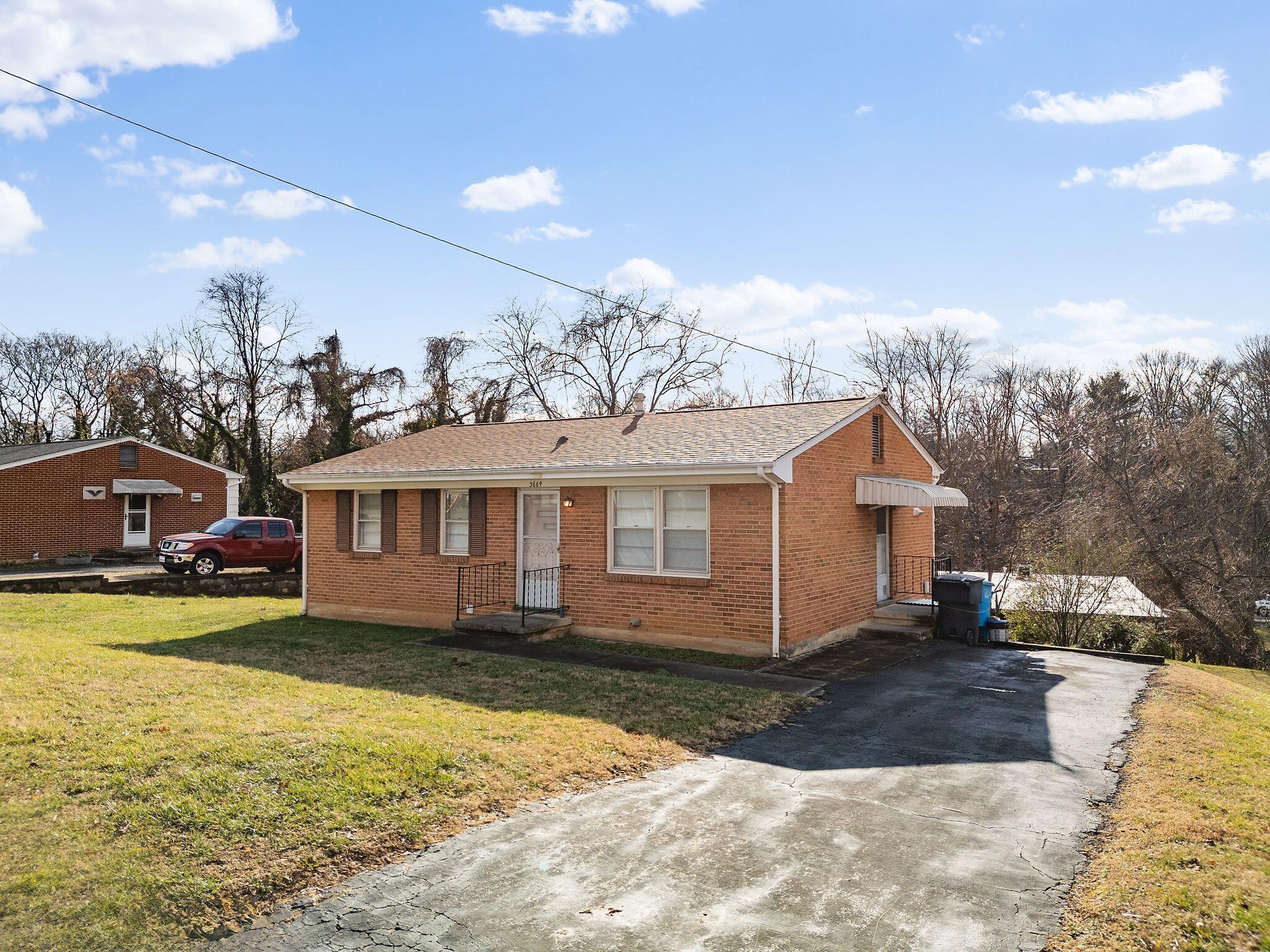 3664 Rolling Hills AVE NW