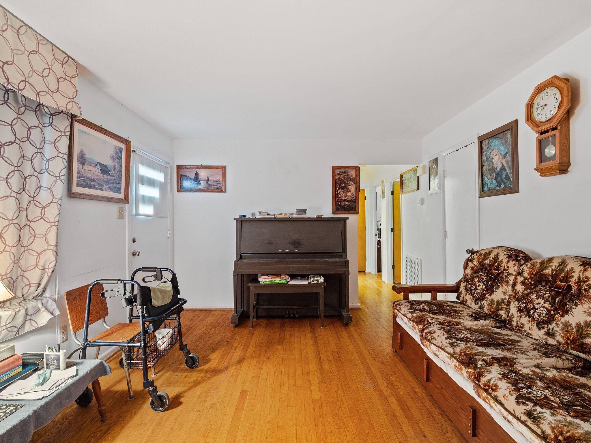 3664 Rolling Hills AVE NW