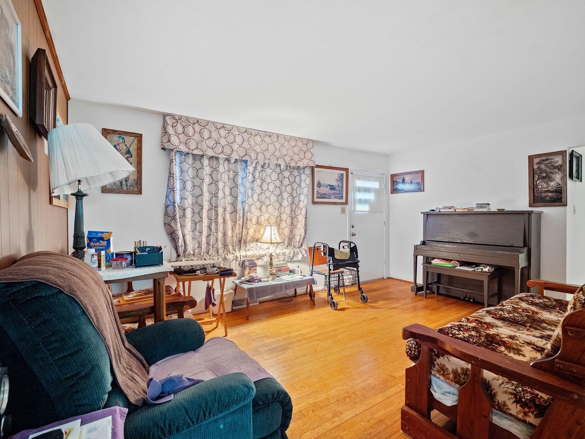 3664 Rolling Hills AVE NW