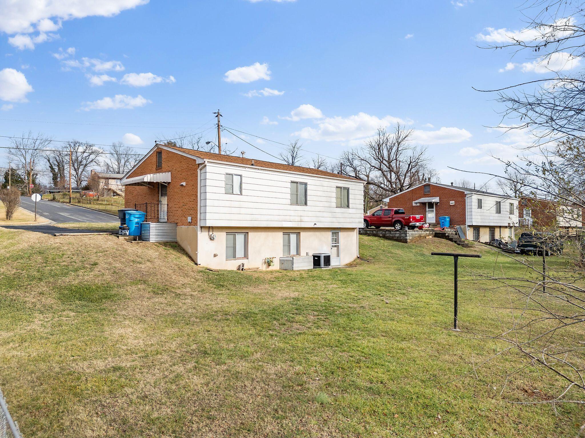 3664 Rolling Hills AVE NW