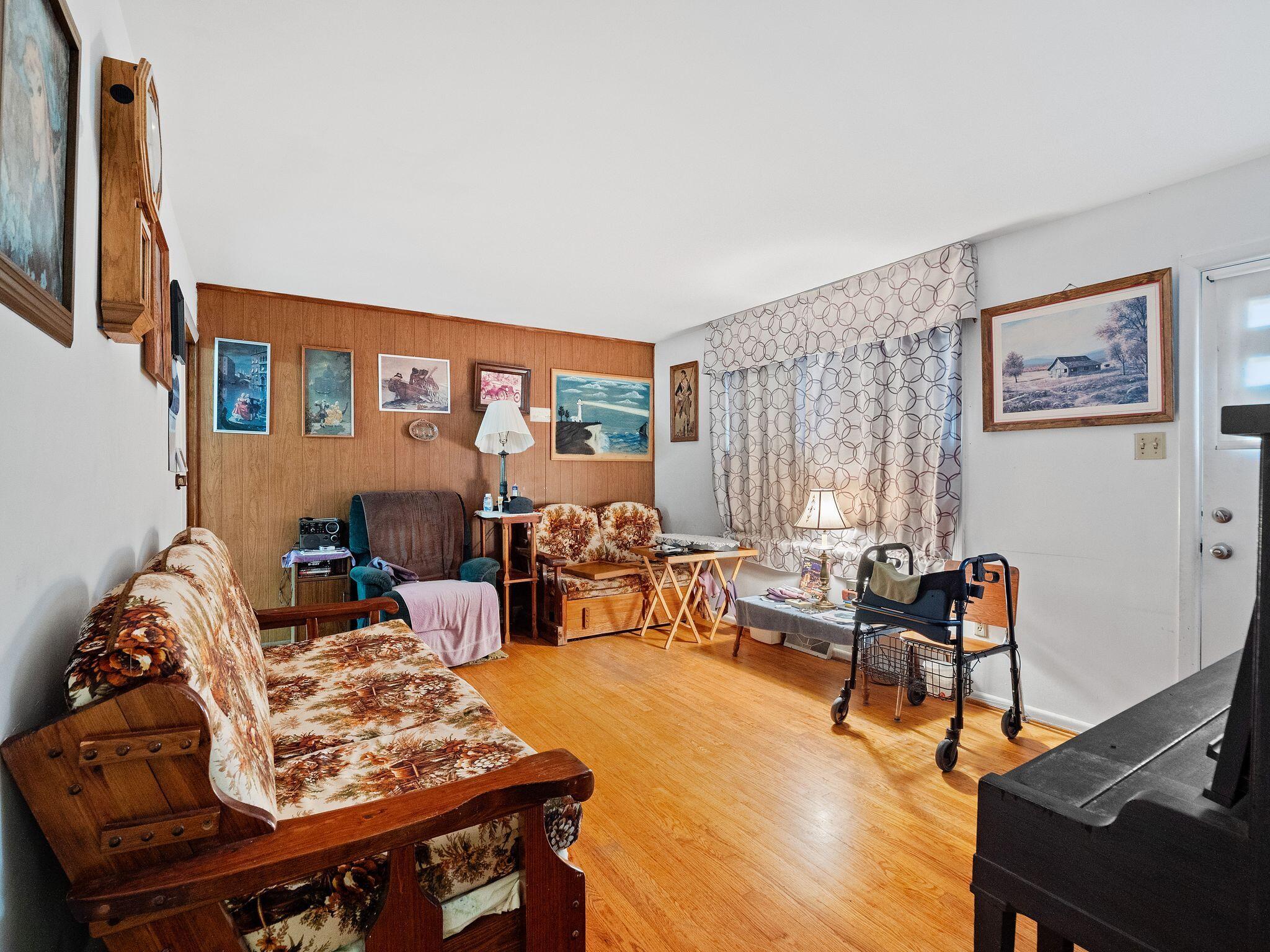 3664 Rolling Hills AVE NW