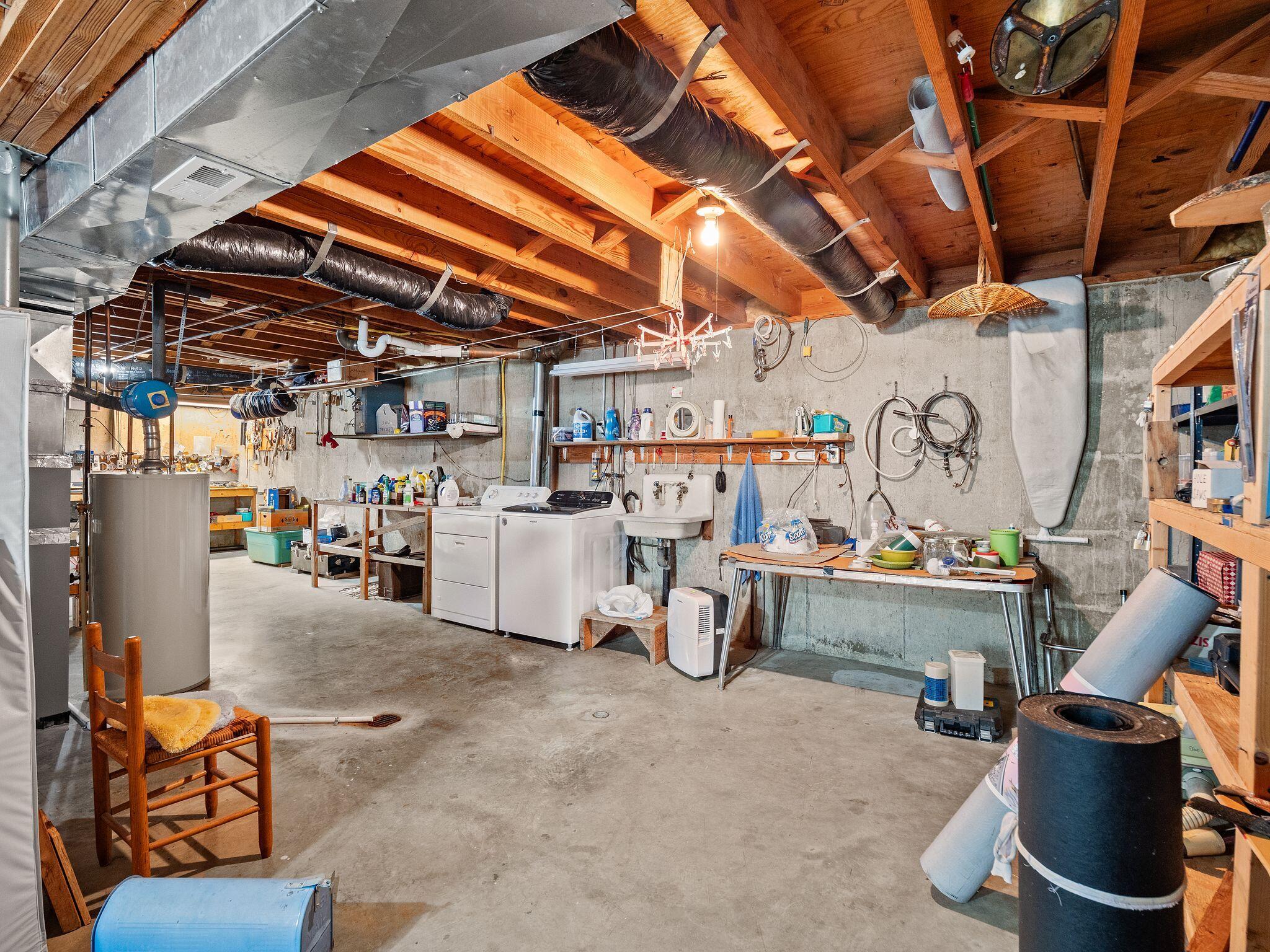 3664 Rolling Hills AVE NW