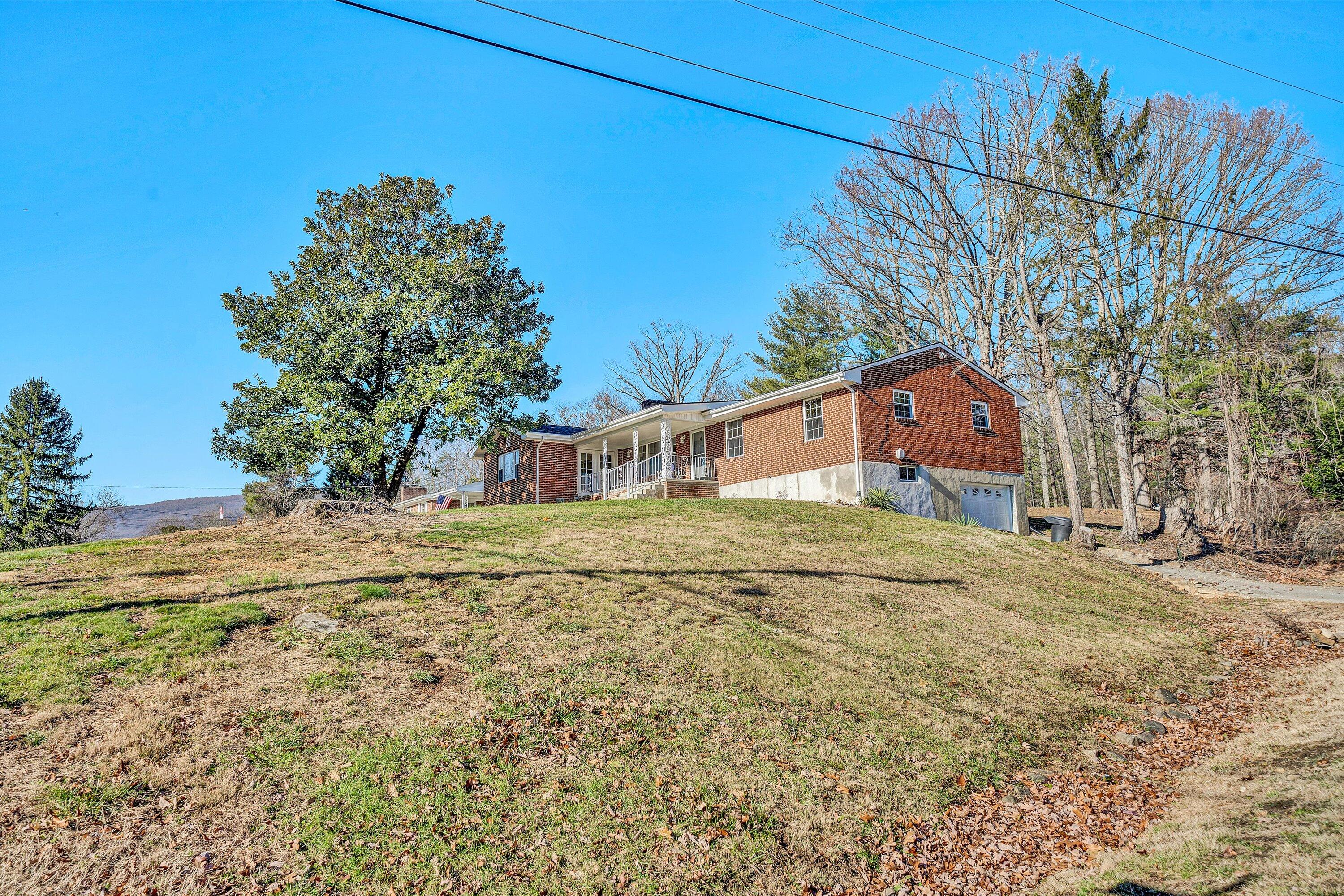 4411 Westward Lake DR