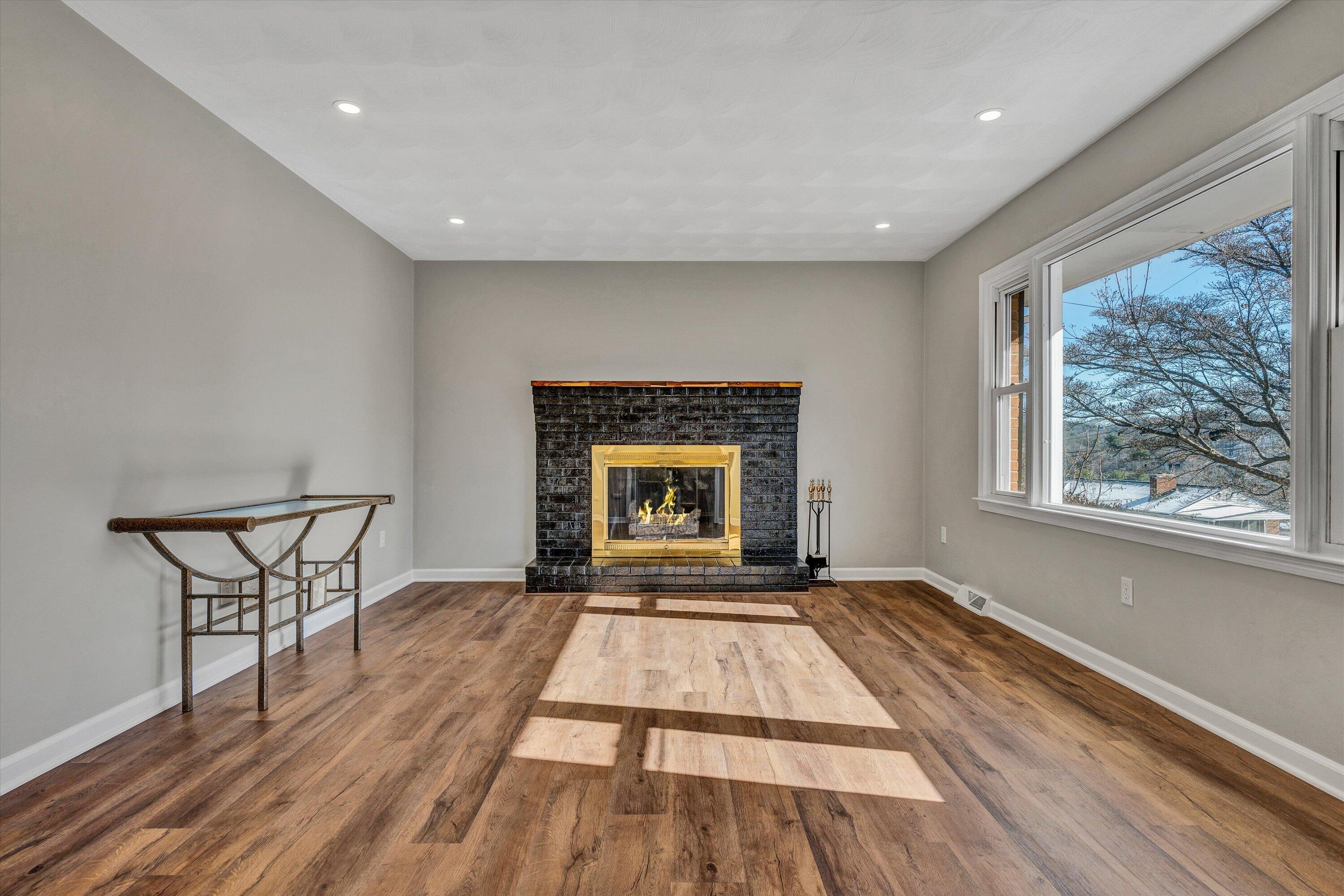 3105 Glenmont DR SW