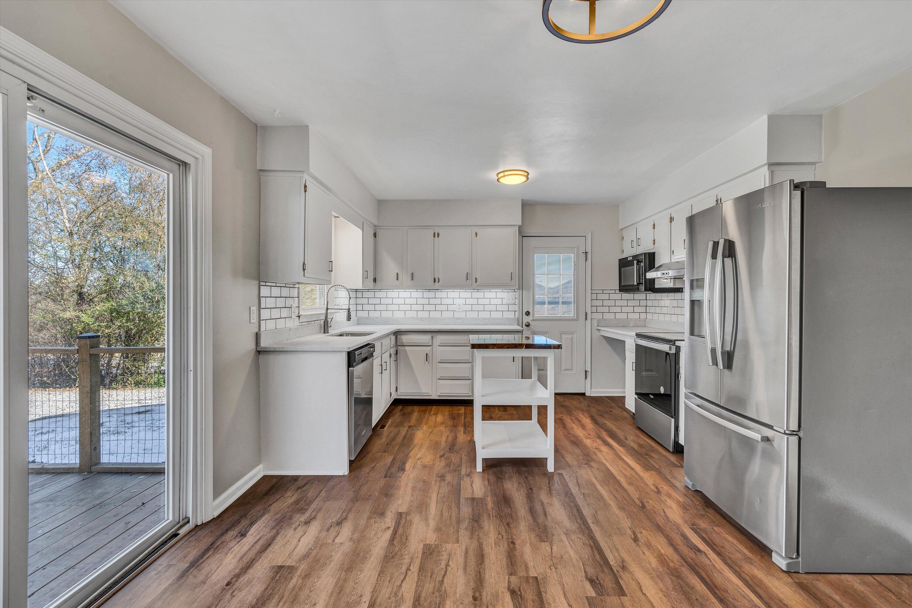 3105 Glenmont DR SW