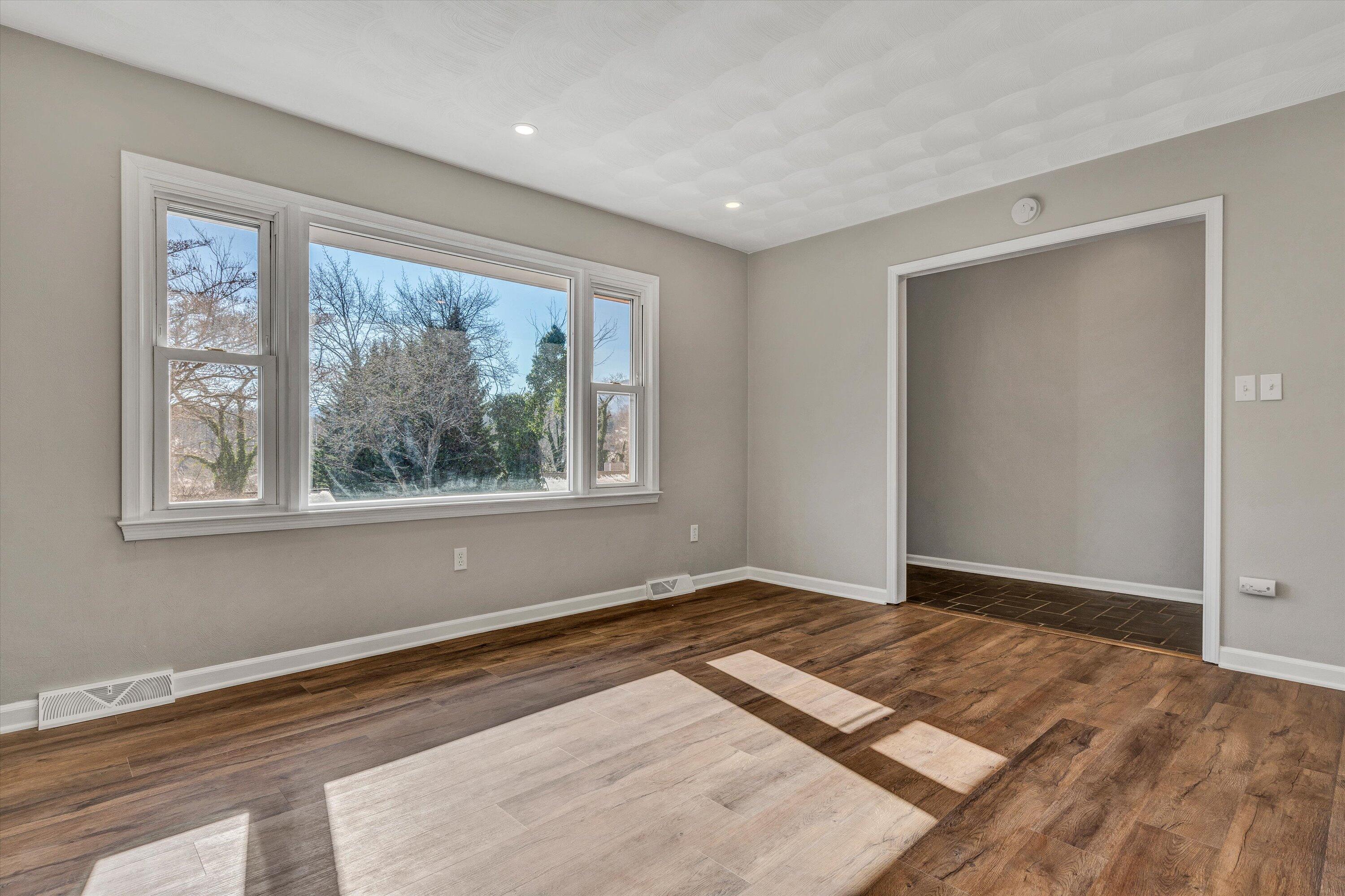 3105 Glenmont DR SW