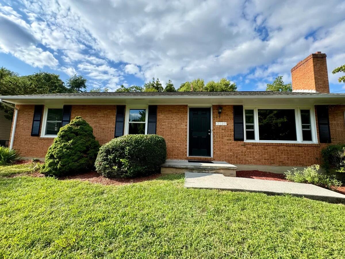 3105 Glenmont DR SW