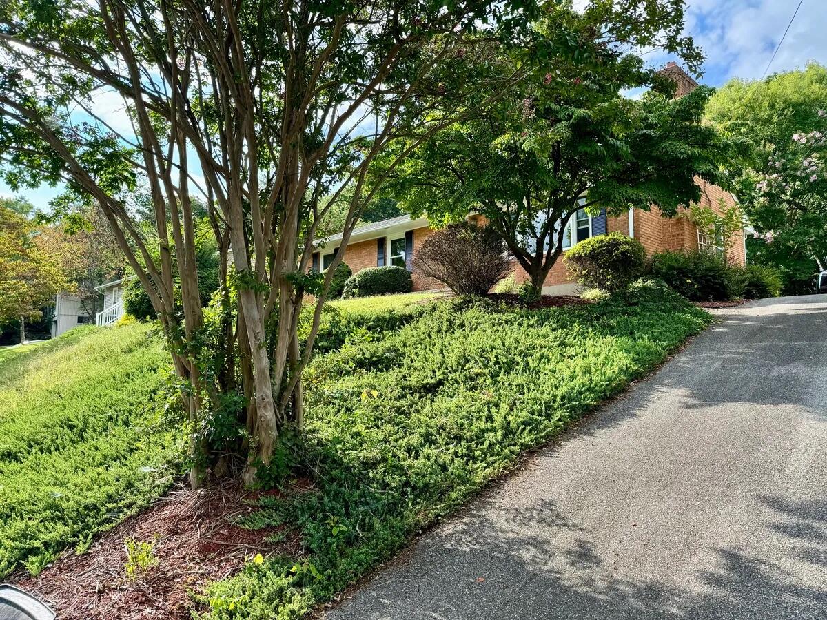 3105 Glenmont DR SW