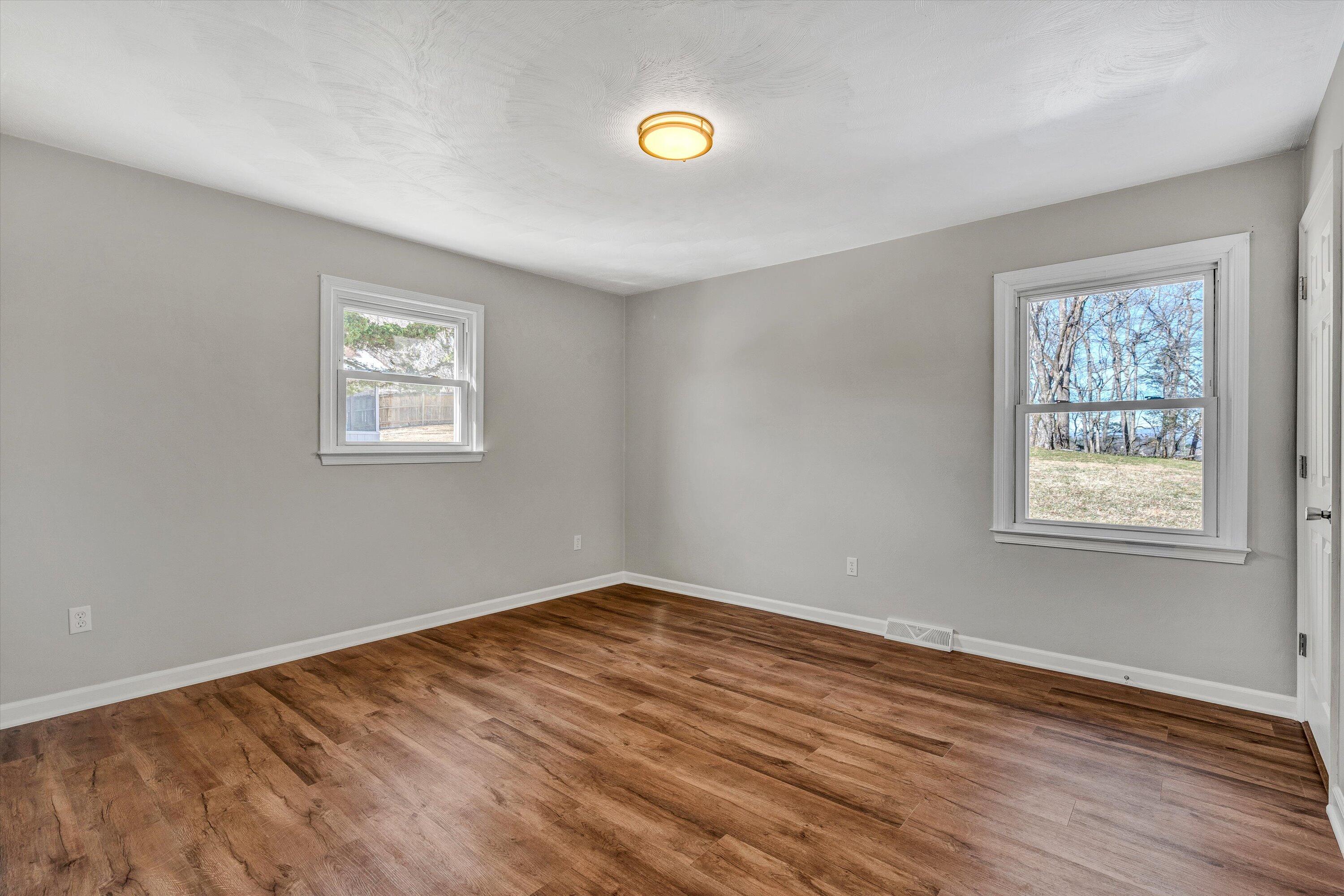3105 Glenmont DR SW