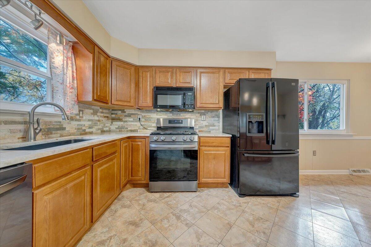5137 Waxmyrtle DR