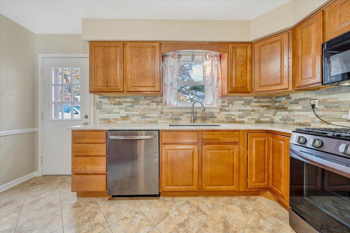 5137 Waxmyrtle DR