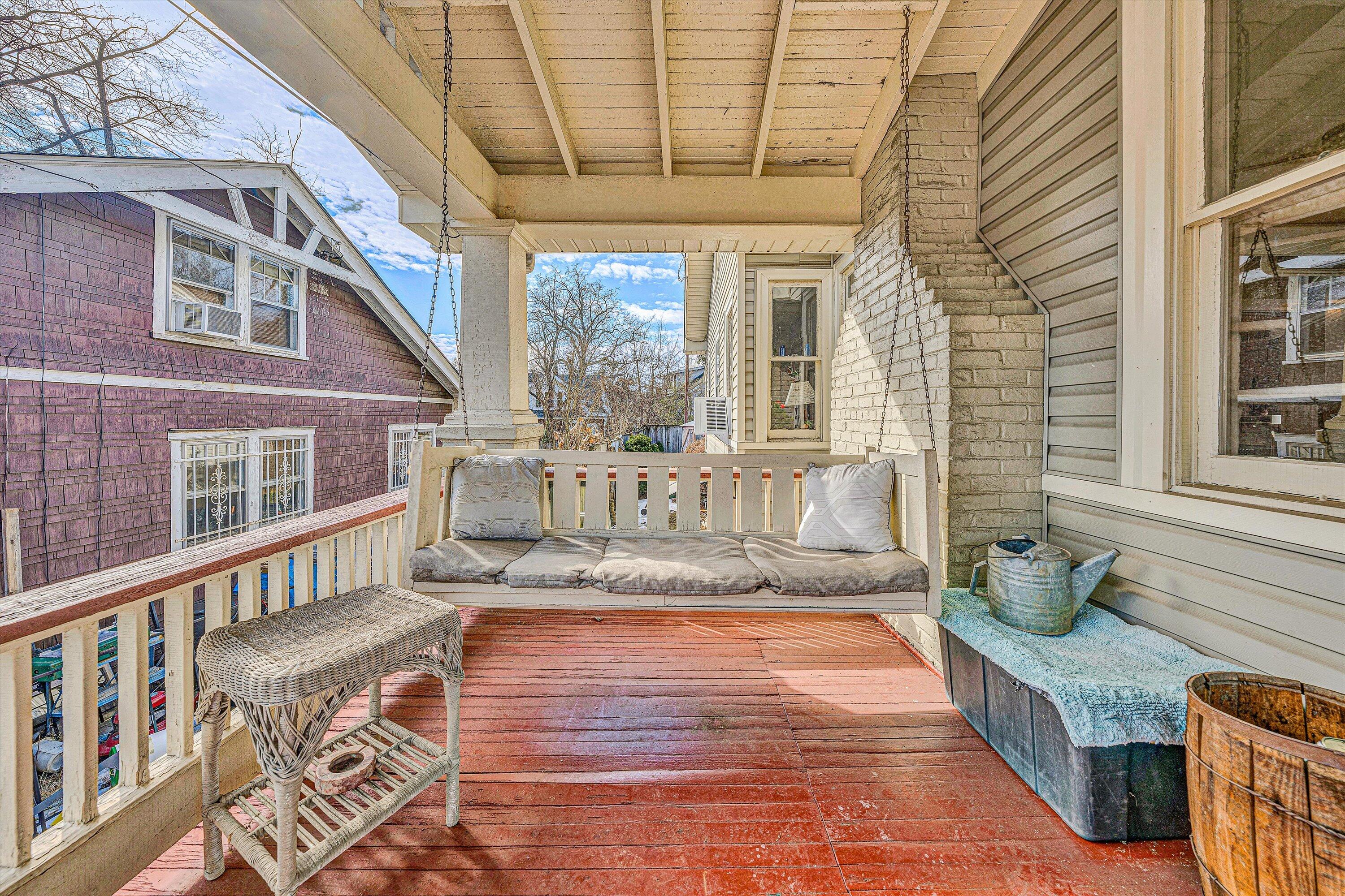 1826 Cambridge AVE SW