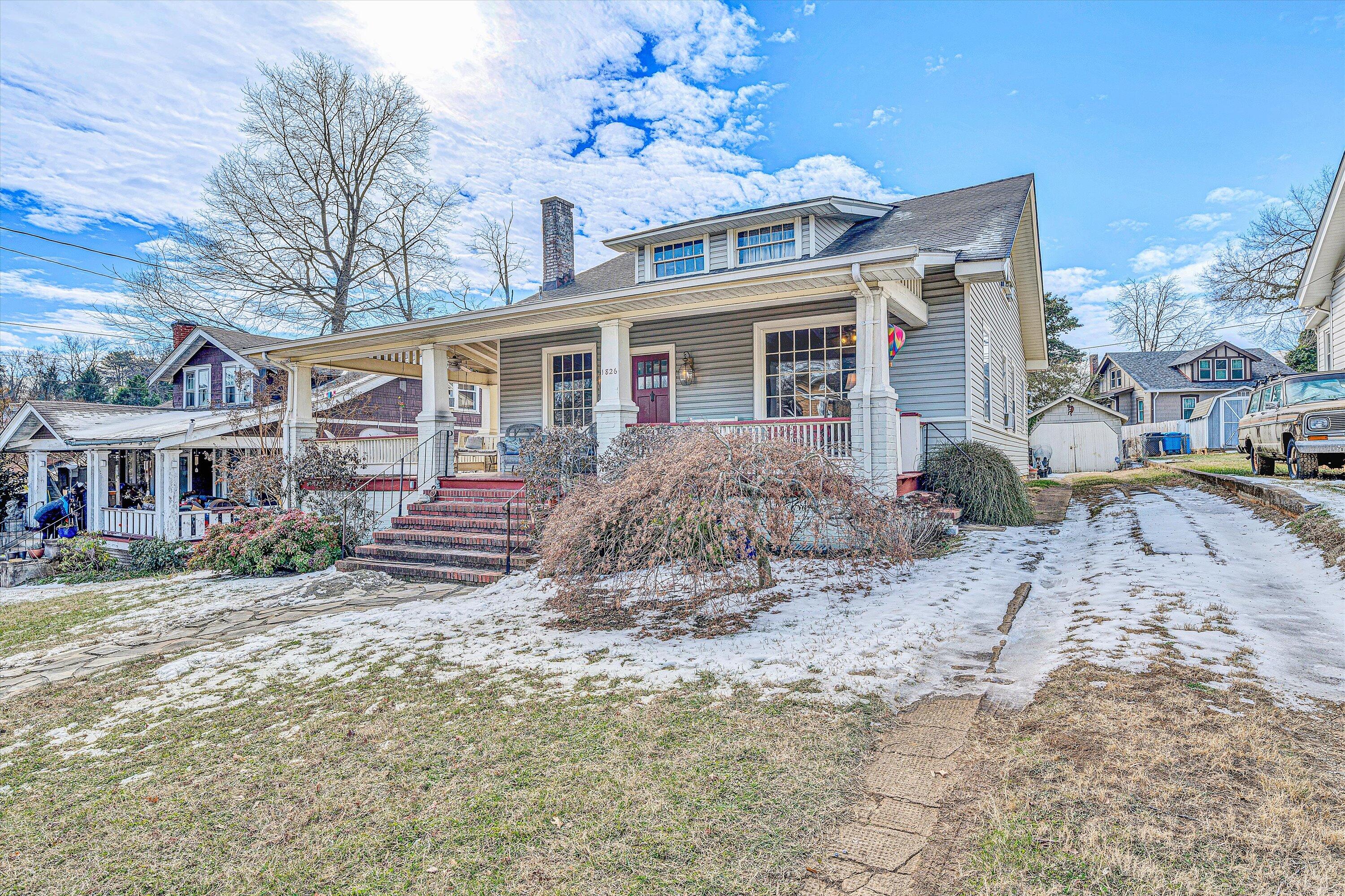 1826 Cambridge AVE SW