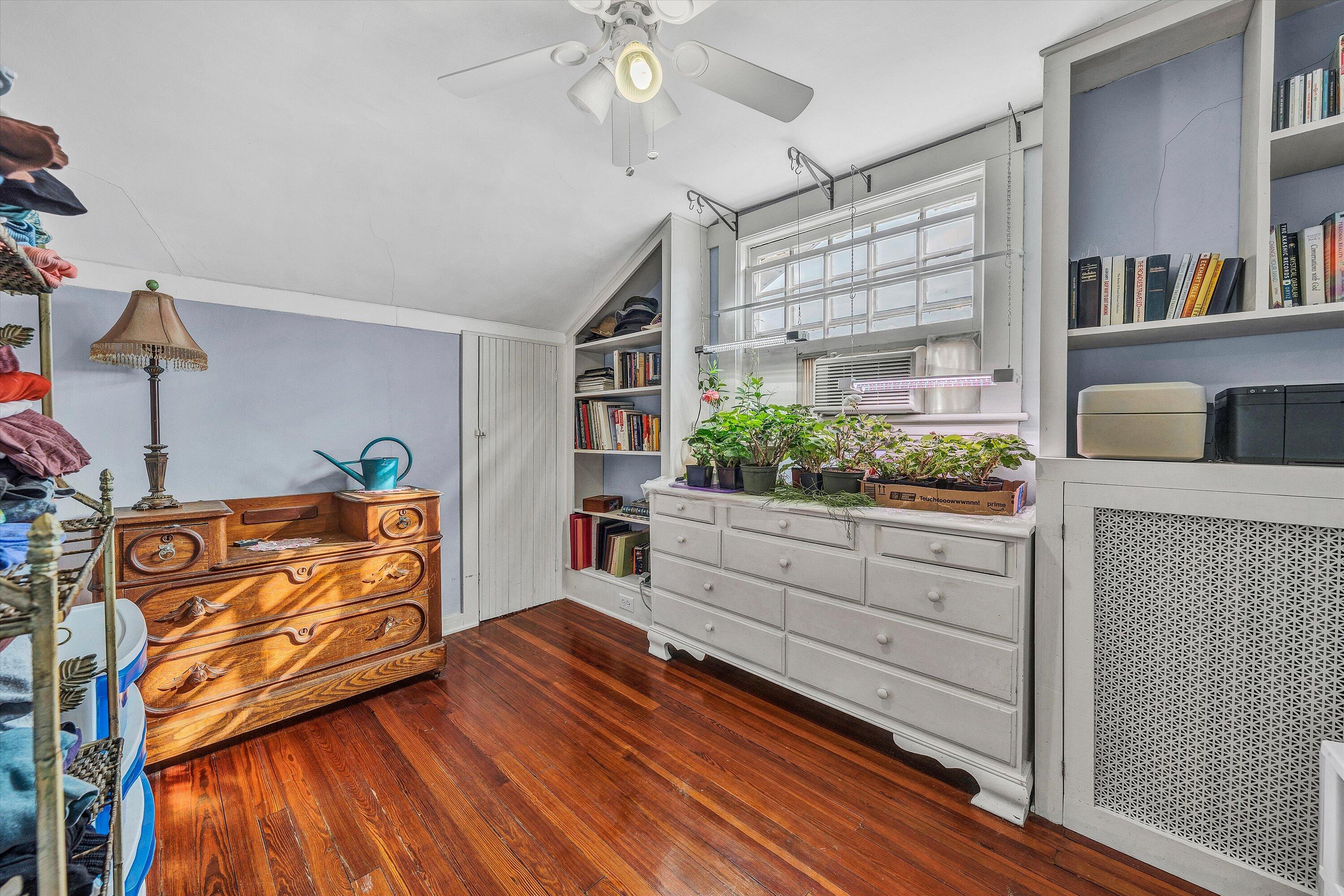 1826 Cambridge AVE SW