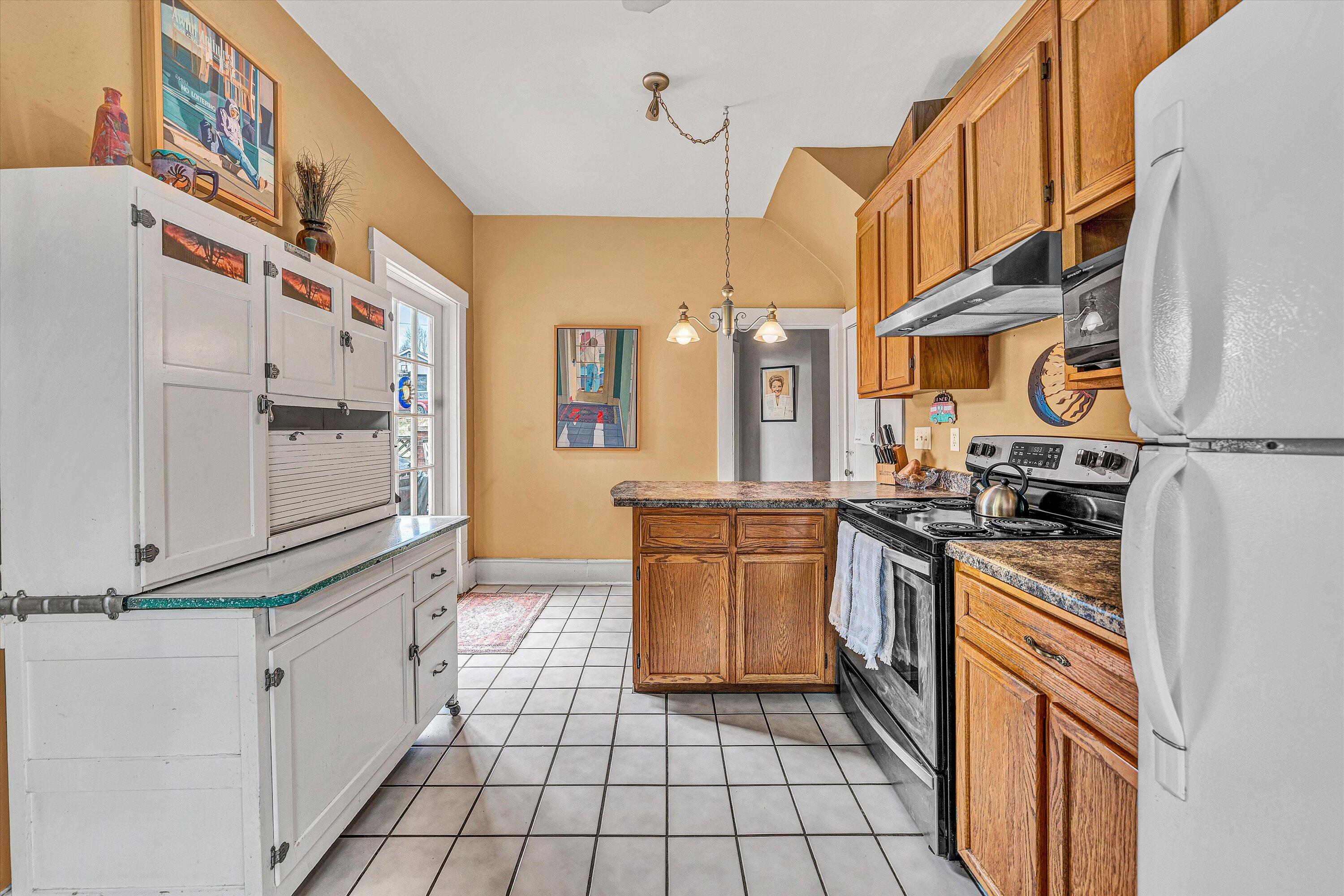 1826 Cambridge AVE SW