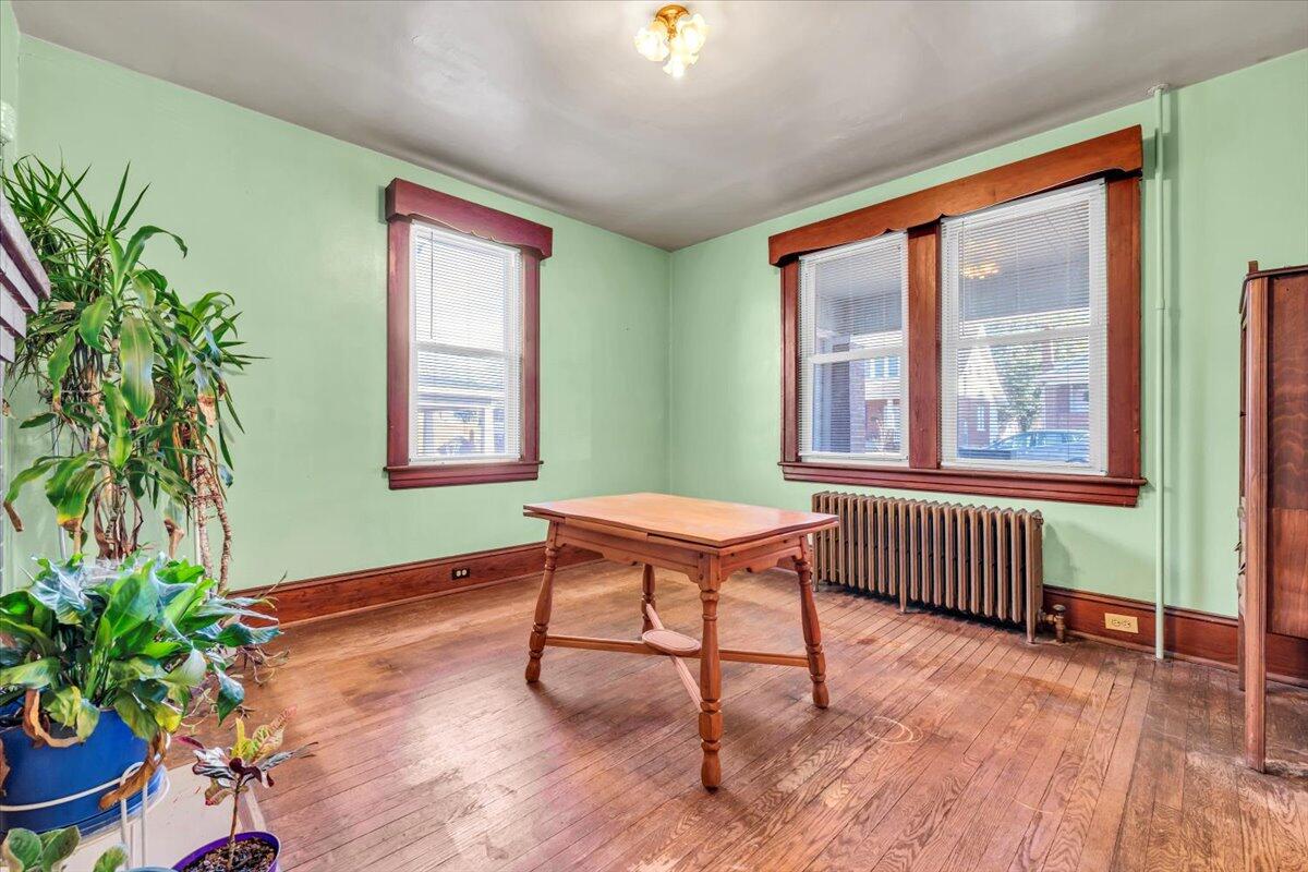716 Montrose AVE SE