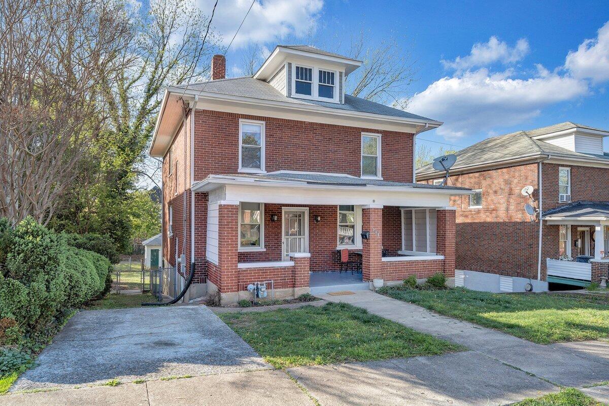 716 Montrose AVE SE