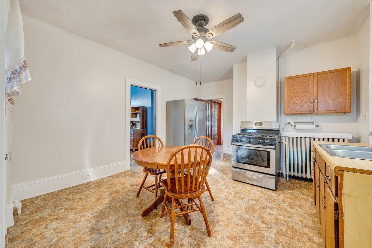 716 Montrose AVE SE