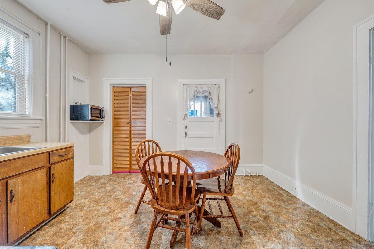 716 Montrose AVE SE