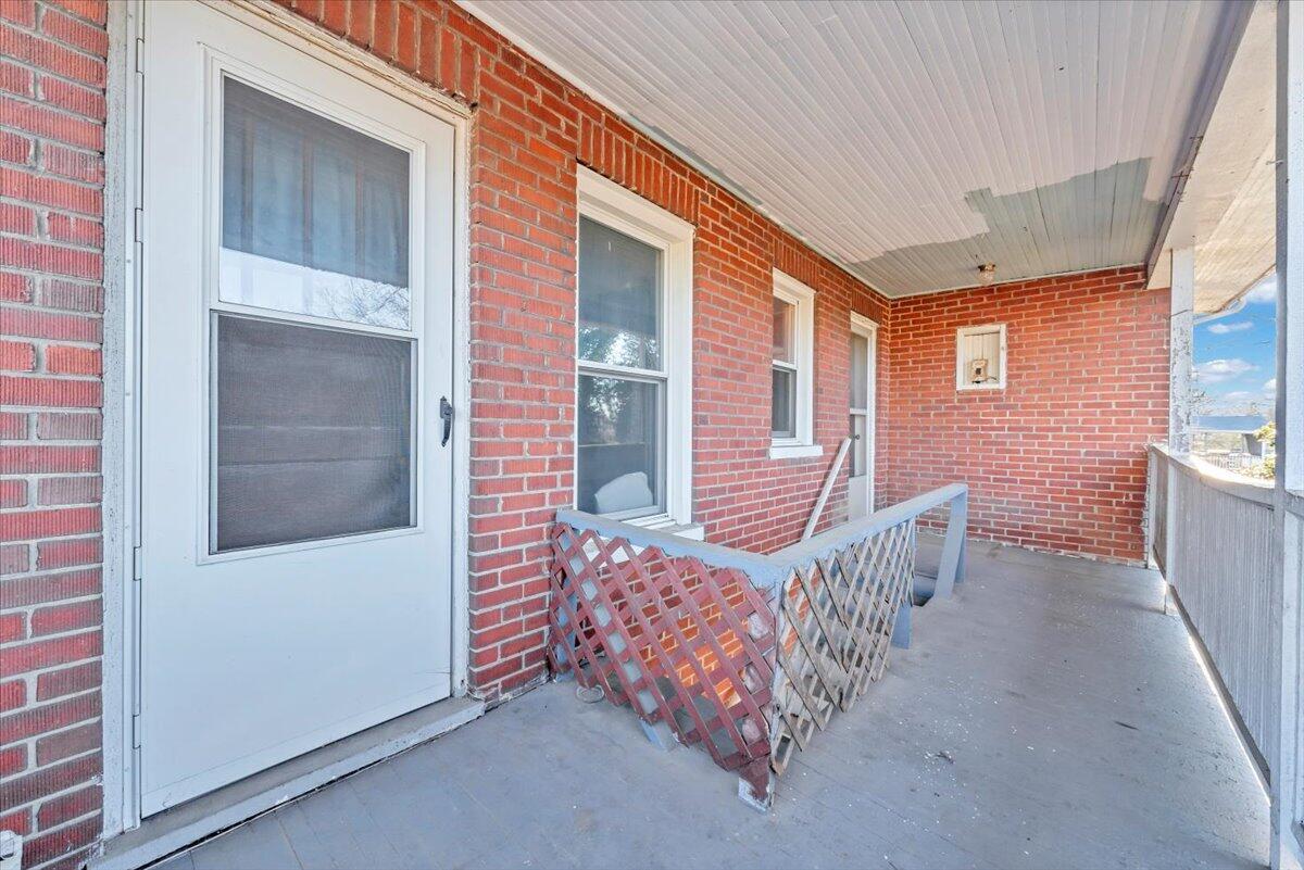 716 Montrose AVE SE