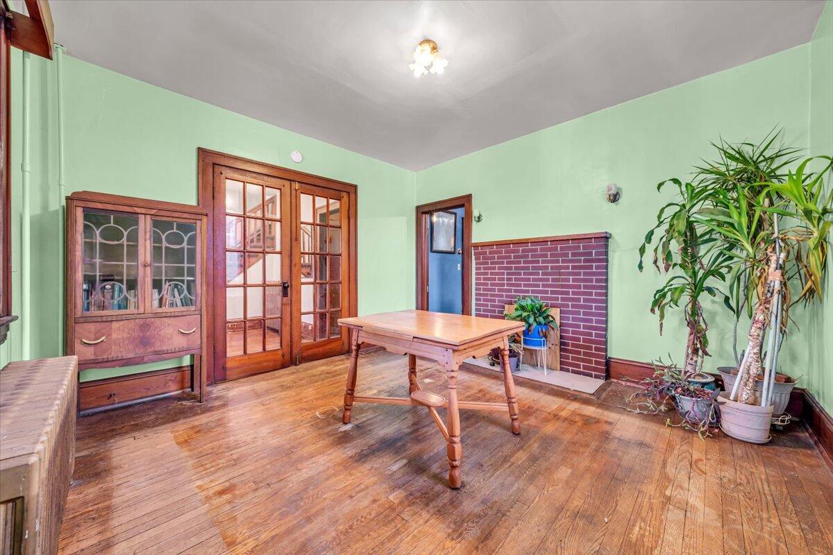 716 Montrose AVE SE