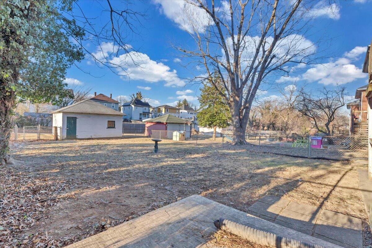 716 Montrose AVE SE
