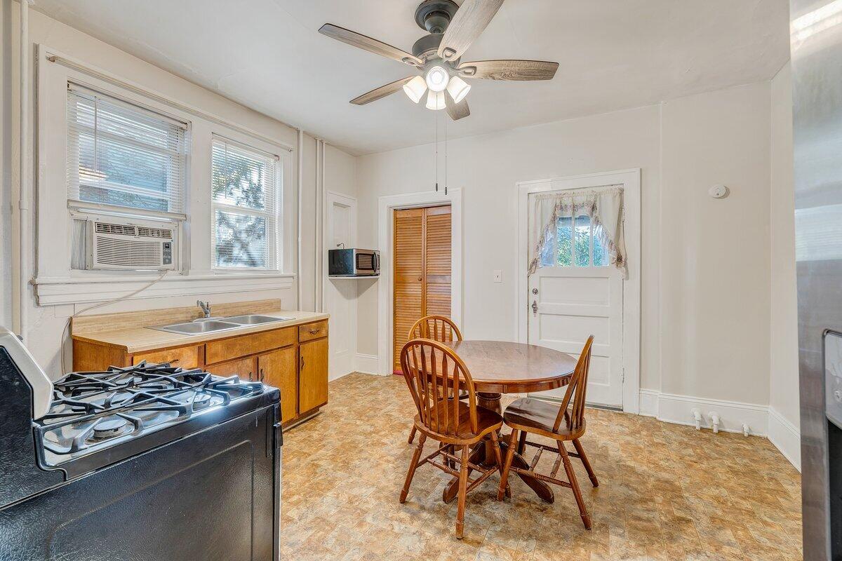 716 Montrose AVE SE
