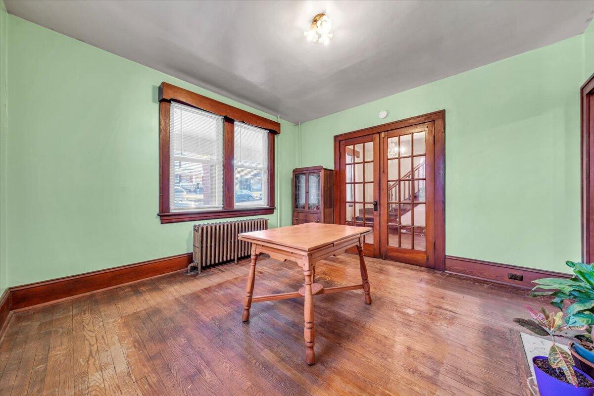 716 Montrose AVE SE