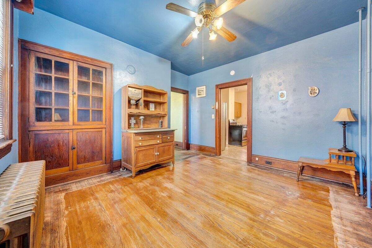 716 Montrose AVE SE