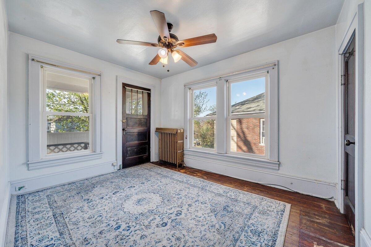 716 Montrose AVE SE
