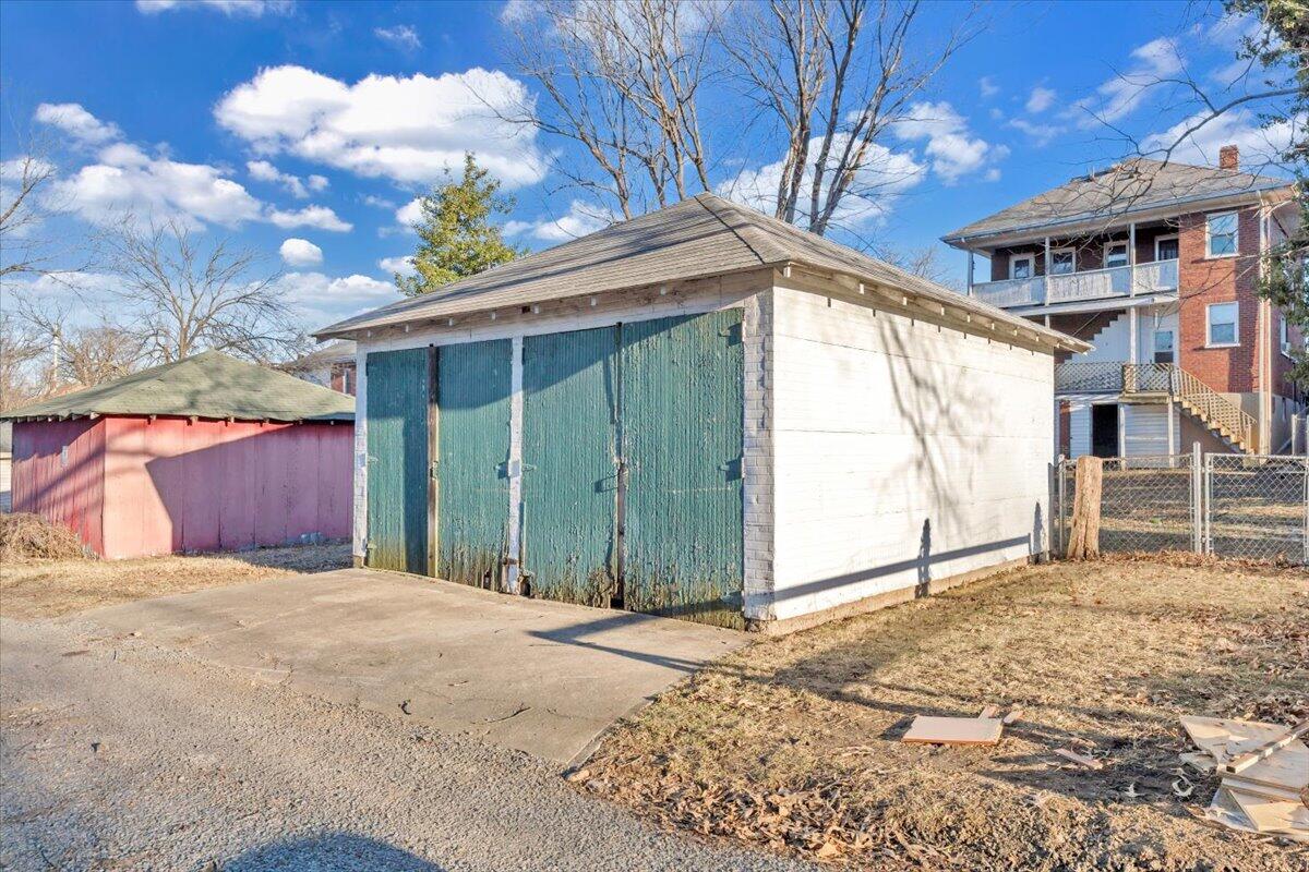 716 Montrose AVE SE