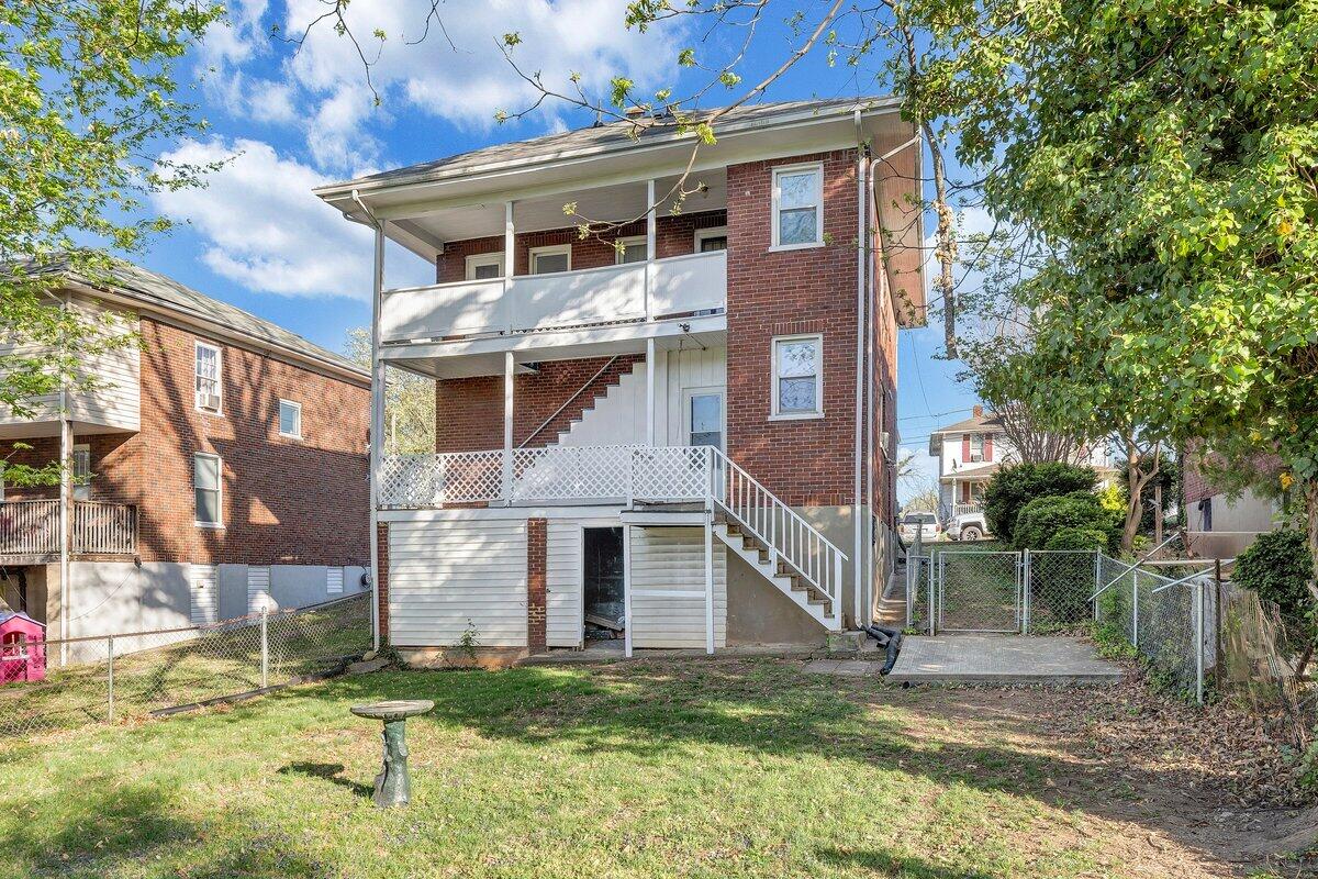 716 Montrose AVE SE