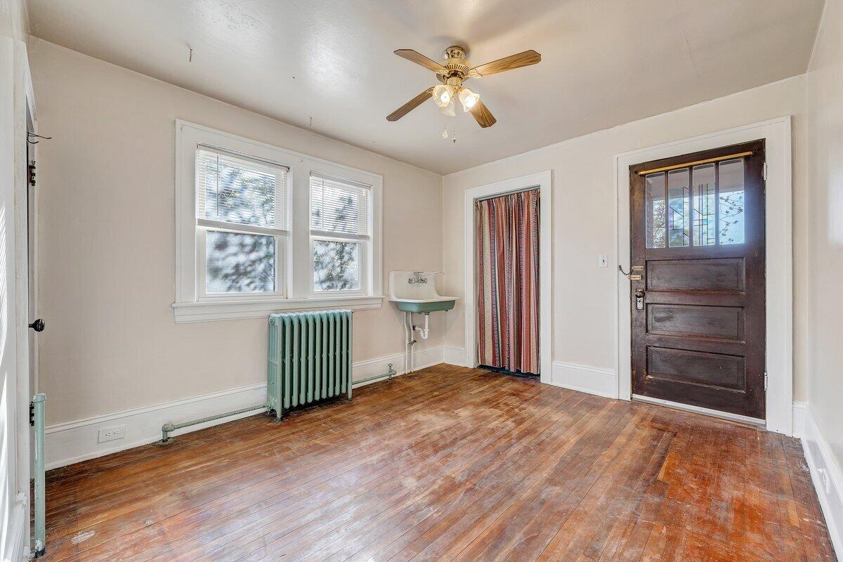 716 Montrose AVE SE