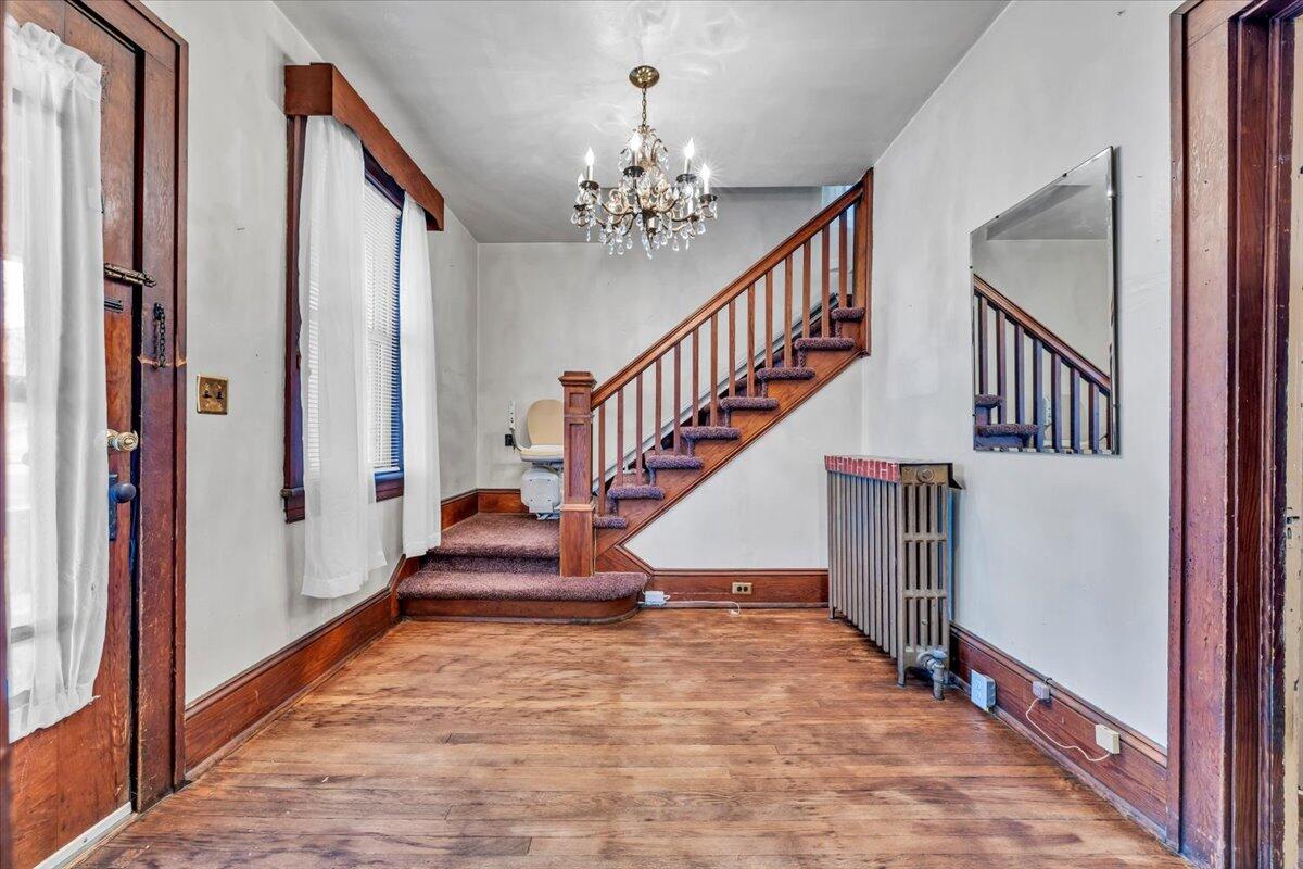 716 Montrose AVE SE